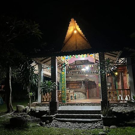 Pongo Guest House & Jungle Trekking Bukit Lawang Buitenkant foto