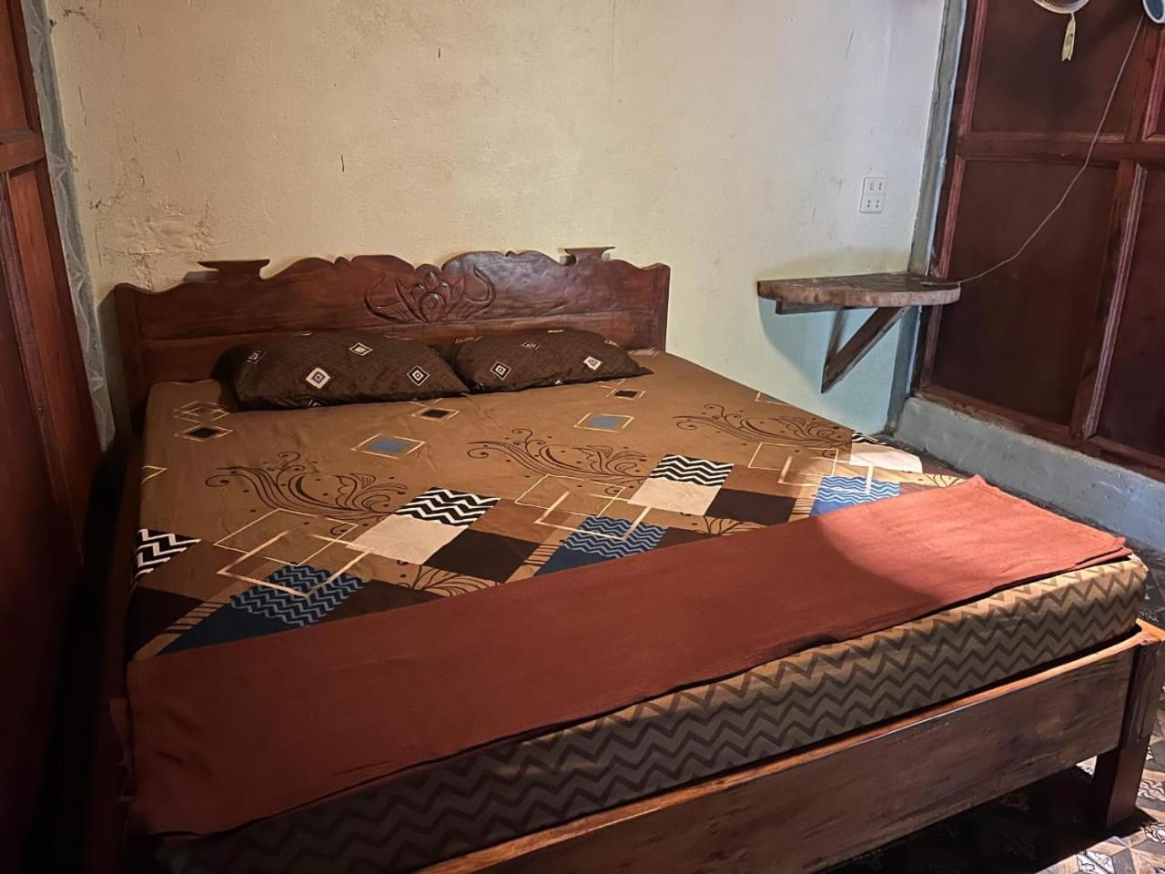 Pongo Guest House & Jungle Trekking Bukit Lawang Buitenkant foto