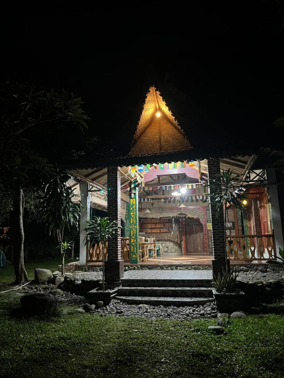 Pongo Guest House & Jungle Trekking Bukit Lawang Buitenkant foto