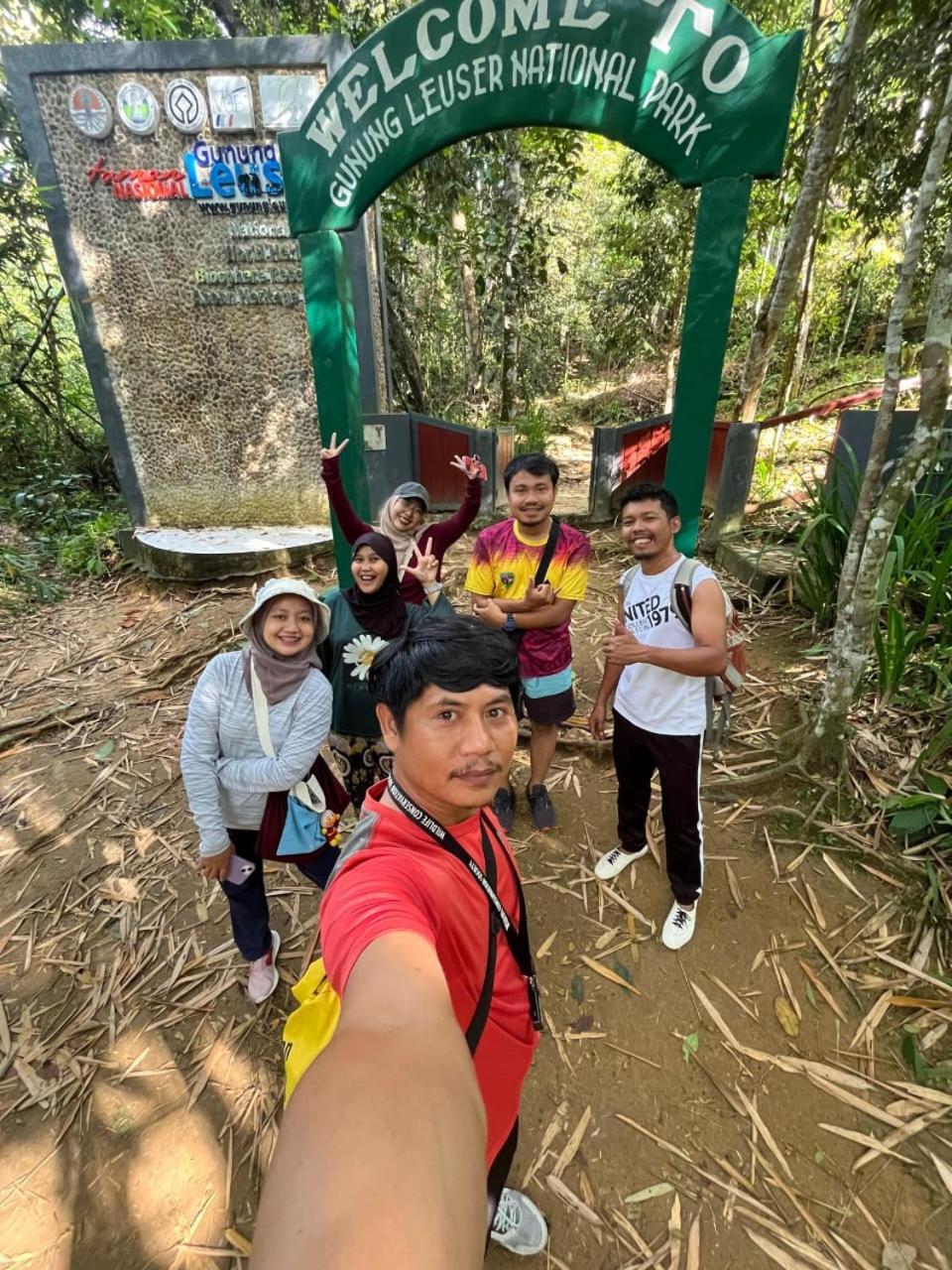 Pongo Guest House & Jungle Trekking Bukit Lawang Buitenkant foto