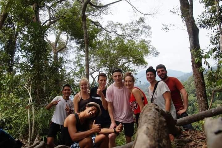 Pongo Guest House & Jungle Trekking Bukit Lawang Buitenkant foto
